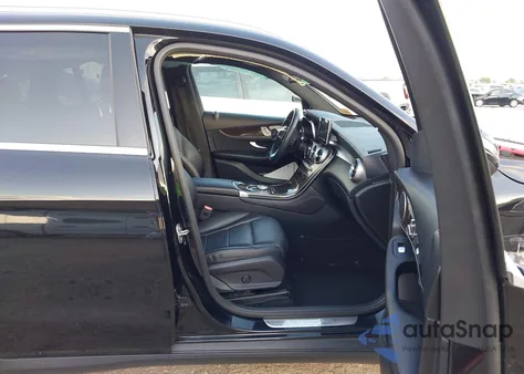 2019 Mercedes-Benz Glc 300 from USA, damaged, VIN WDC0G4JB4KV118247